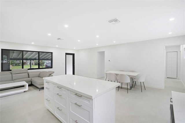 2230 N 62nd Ave 0, Hollywood, FL 33024