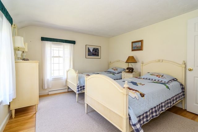 7 Woodleigh Rd, Natick, MA 01760