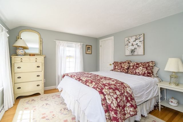7 Woodleigh Rd, Natick, MA 01760