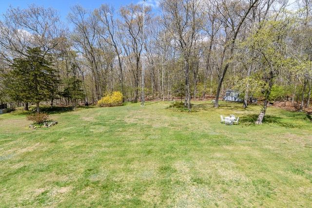 7 Woodleigh Rd, Natick, MA 01760