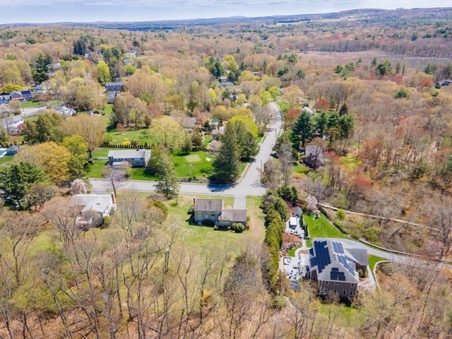 7 Woodleigh Rd, Natick, MA 01760