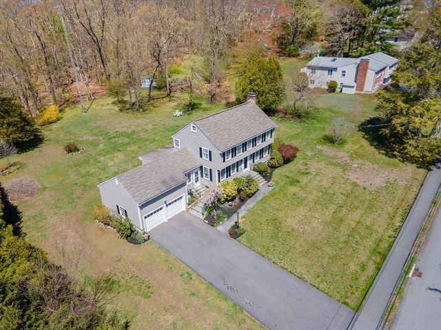 7 Woodleigh Rd, Natick, MA 01760