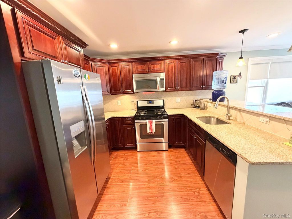 81 Michigan Street, Long Beach, NY 11561 — photo 4