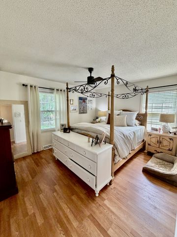 713 Lloyd St, Lawrenceburg, TN 38464