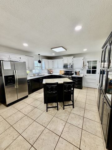 713 Lloyd St, Lawrenceburg, TN 38464