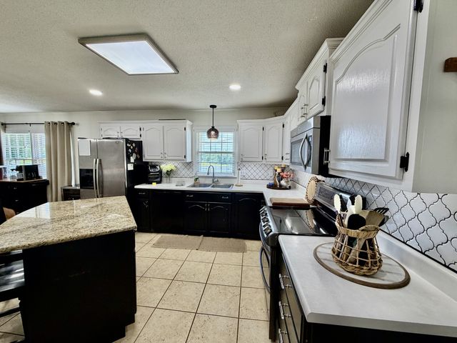 713 Lloyd St, Lawrenceburg, TN 38464