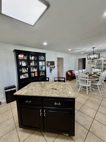 713 Lloyd St, Lawrenceburg, TN 38464
