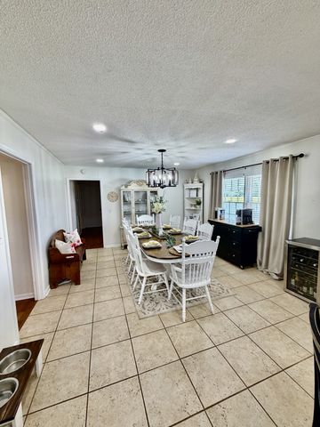 713 Lloyd St, Lawrenceburg, TN 38464