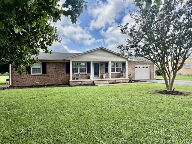 713 Lloyd St, Lawrenceburg, TN 38464