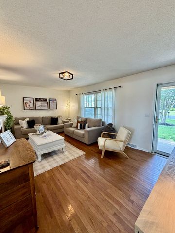 713 Lloyd St, Lawrenceburg, TN 38464