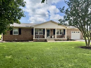 713 Lloyd St, Lawrenceburg, TN 38464