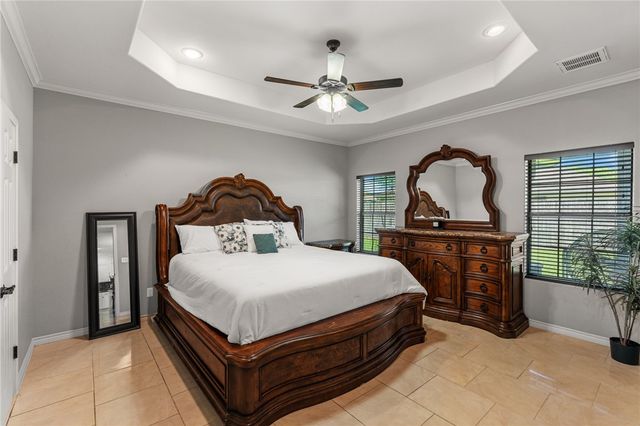 1424 Del Mar Dr, Kingsville, TX 78363