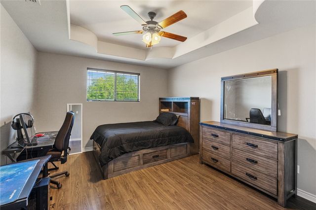 1424 Del Mar Dr, Kingsville, TX 78363