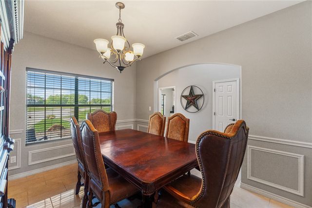 1424 Del Mar Dr, Kingsville, TX 78363