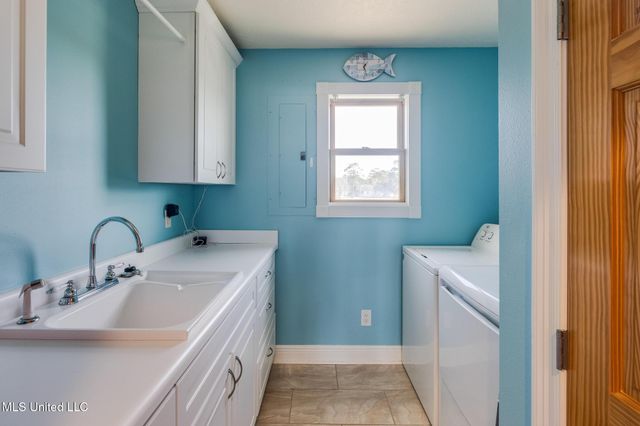 231 Fairway Drive, Pass Christian, MS 39571