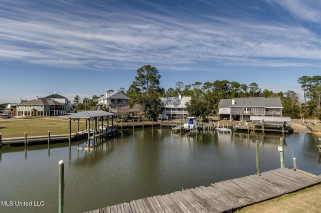 231 Fairway Drive, Pass Christian, MS 39571