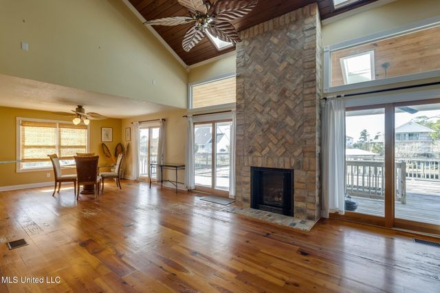 231 Fairway Drive, Pass Christian, MS 39571