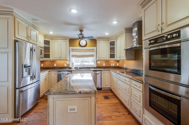 231 Fairway Drive, Pass Christian, MS 39571