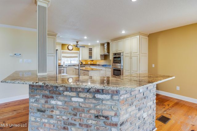 231 Fairway Drive, Pass Christian, MS 39571