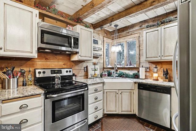 27 RIDGE RD, Lititz, PA 17543