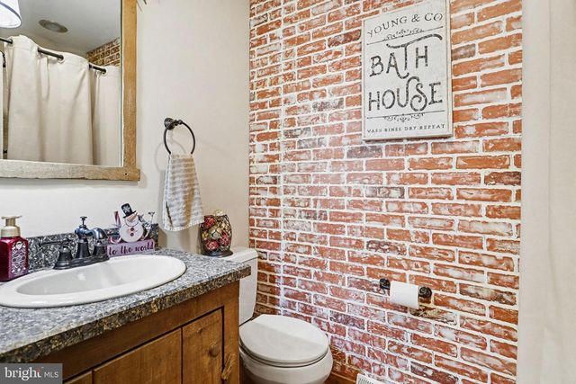 27 RIDGE RD, Lititz, PA 17543