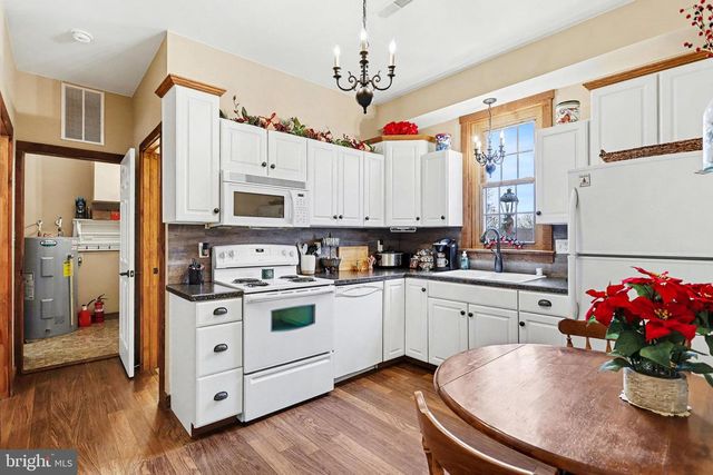 27 RIDGE RD, Lititz, PA 17543