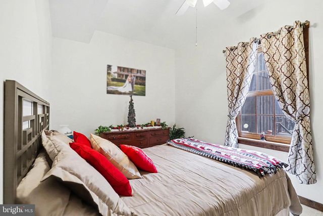 27 RIDGE RD, Lititz, PA 17543