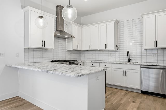 131 Fain St, Nashville, TN 37210