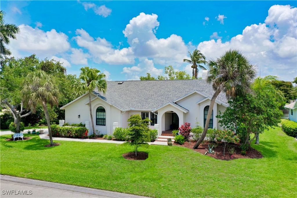 12441 McGregor Woods CIR, Fort Myers, FL 33908