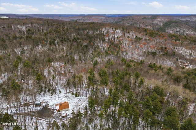 400 Greenbush Hill Road, Fulton, NY 12187