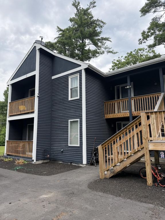 329 Old Lake Shore Rd Apt 2, Gilford, NH 03249
