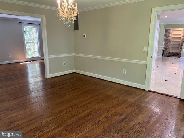 10220 CEDAR POND DR, Vienna, VA 22182