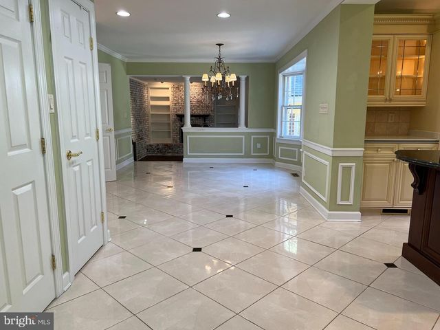 10220 CEDAR POND DR, Vienna, VA 22182