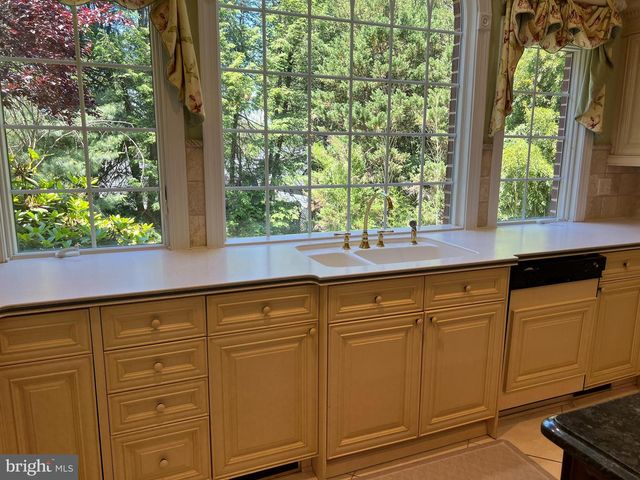 10220 CEDAR POND DR, Vienna, VA 22182