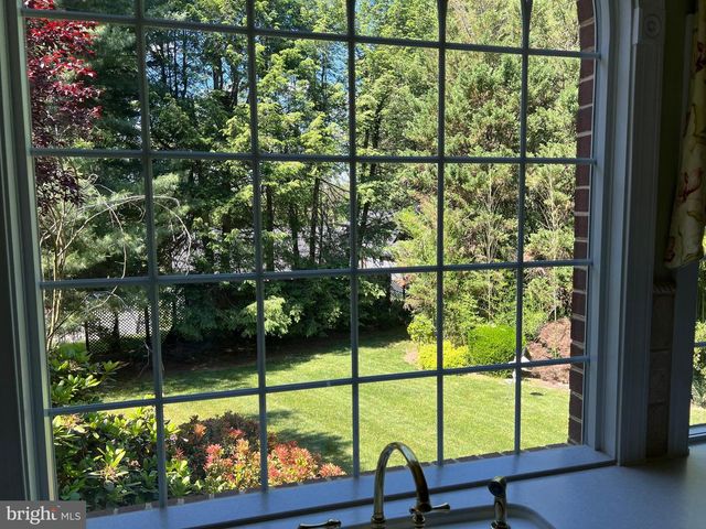 10220 CEDAR POND DR, Vienna, VA 22182