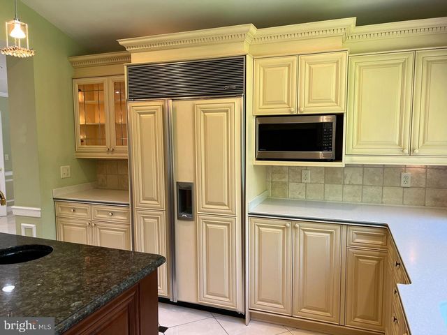 10220 CEDAR POND DR, Vienna, VA 22182