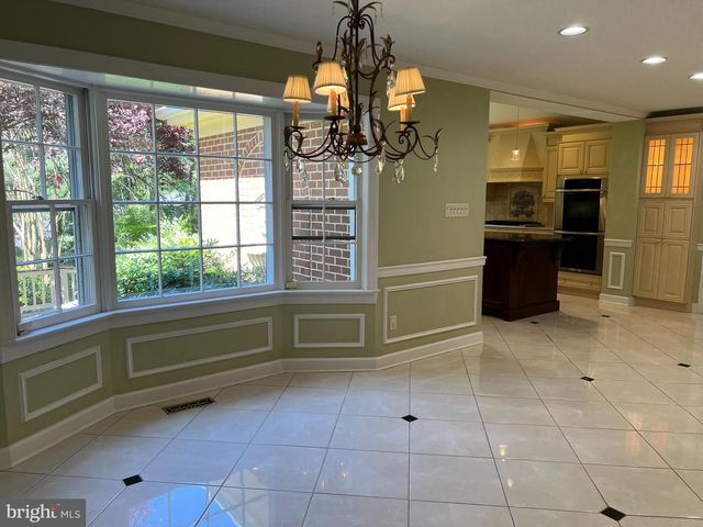 10220 CEDAR POND DR, Vienna, VA 22182