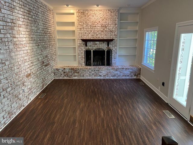 10220 CEDAR POND DR, Vienna, VA 22182