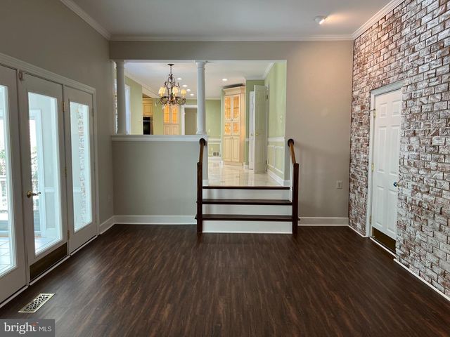 10220 CEDAR POND DR, Vienna, VA 22182