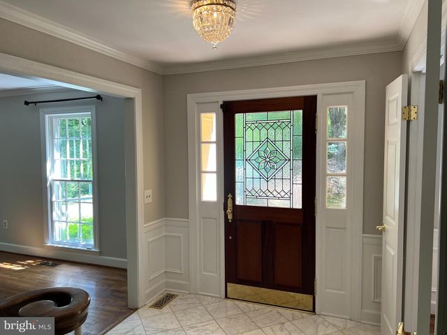 10220 CEDAR POND DR, Vienna, VA 22182