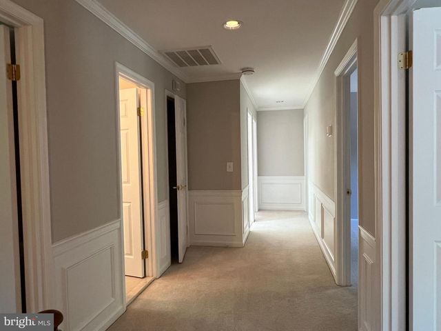 10220 CEDAR POND DR, Vienna, VA 22182