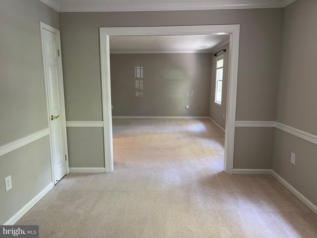 10220 CEDAR POND DR, Vienna, VA 22182