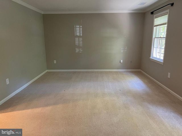 10220 CEDAR POND DR, Vienna, VA 22182