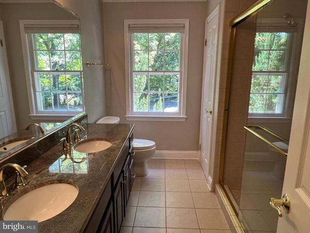 10220 CEDAR POND DR, Vienna, VA 22182