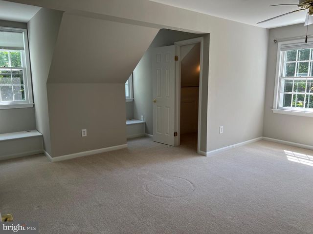 10220 CEDAR POND DR, Vienna, VA 22182