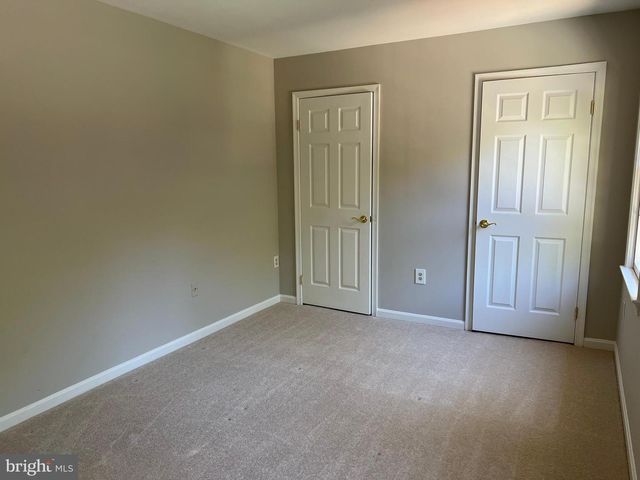 10220 CEDAR POND DR, Vienna, VA 22182
