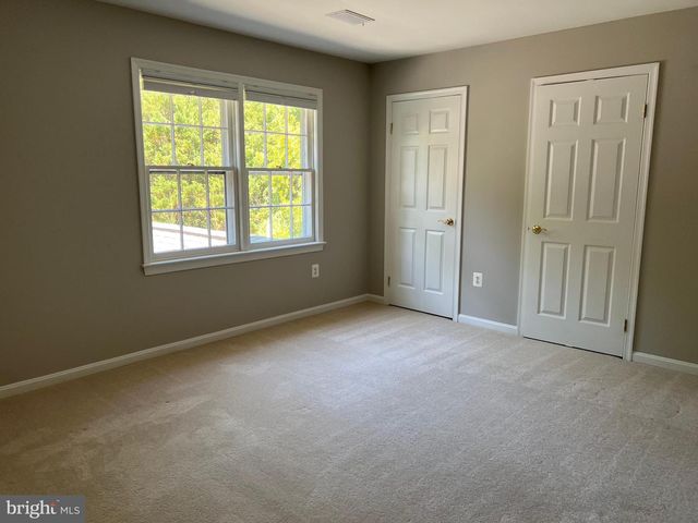 10220 CEDAR POND DR, Vienna, VA 22182