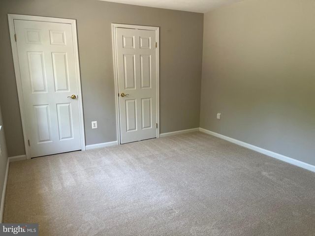 10220 CEDAR POND DR, Vienna, VA 22182