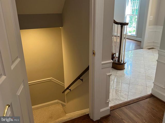 10220 CEDAR POND DR, Vienna, VA 22182