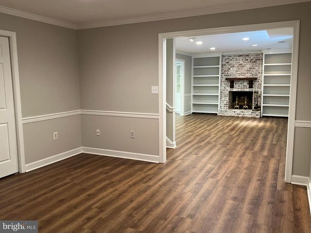 10220 CEDAR POND DR, Vienna, VA 22182